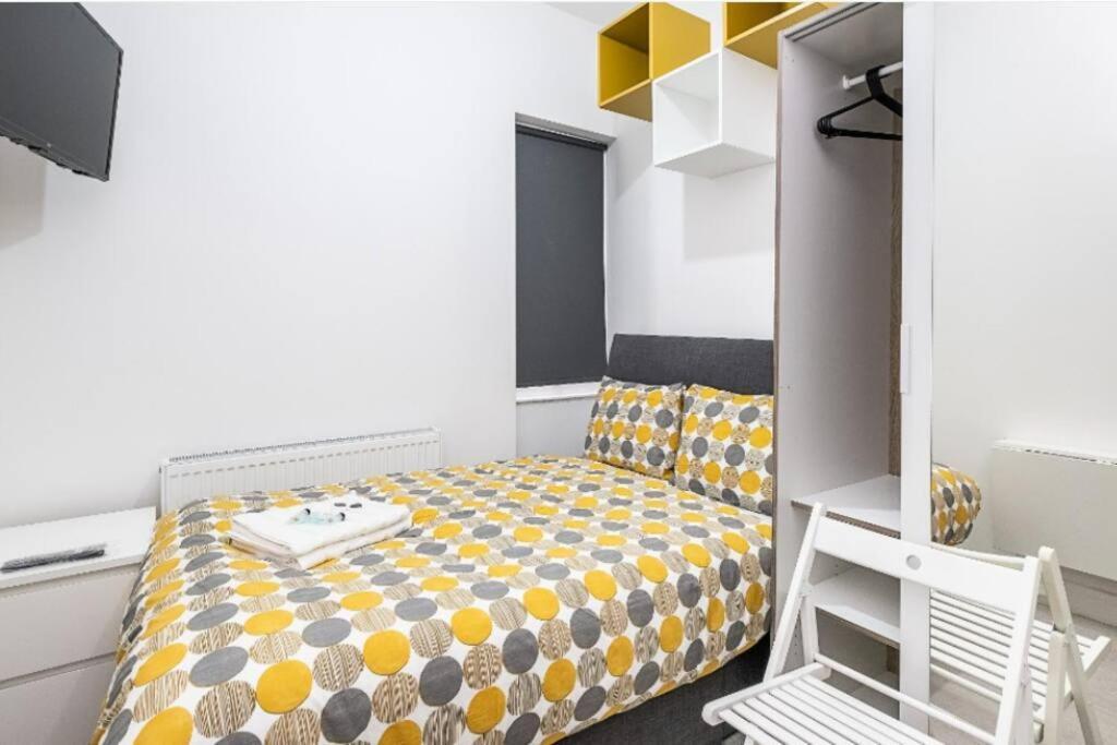 Boutique Modern Hotel Room For Two Near Tube And Bus Stations Londra Dış mekan fotoğraf