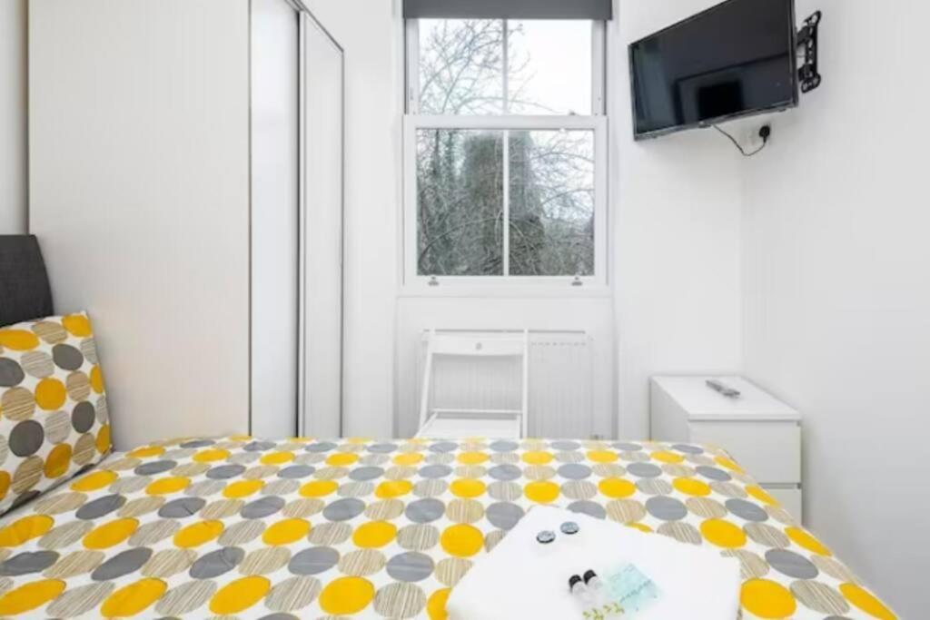 Boutique Modern Hotel Room For Two Near Tube And Bus Stations Londra Dış mekan fotoğraf