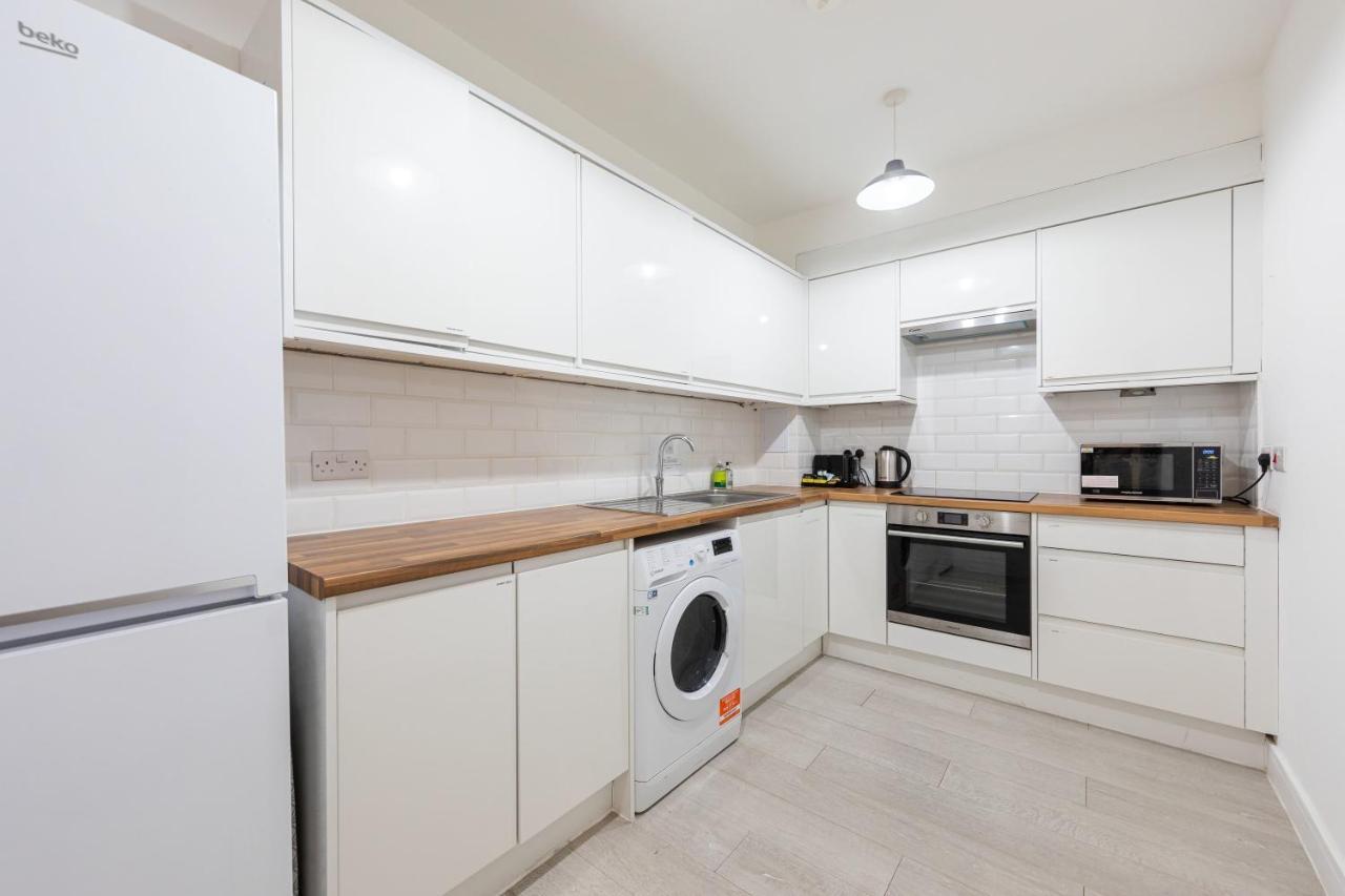 Boutique Modern Hotel Room For Two Near Tube And Bus Stations Londra Dış mekan fotoğraf